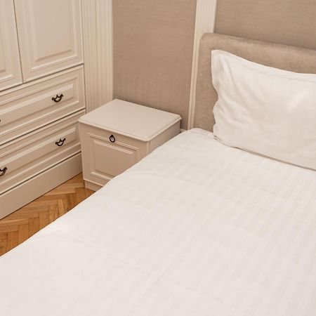 George&Dragon Rooms Бухарест Екстер'єр фото