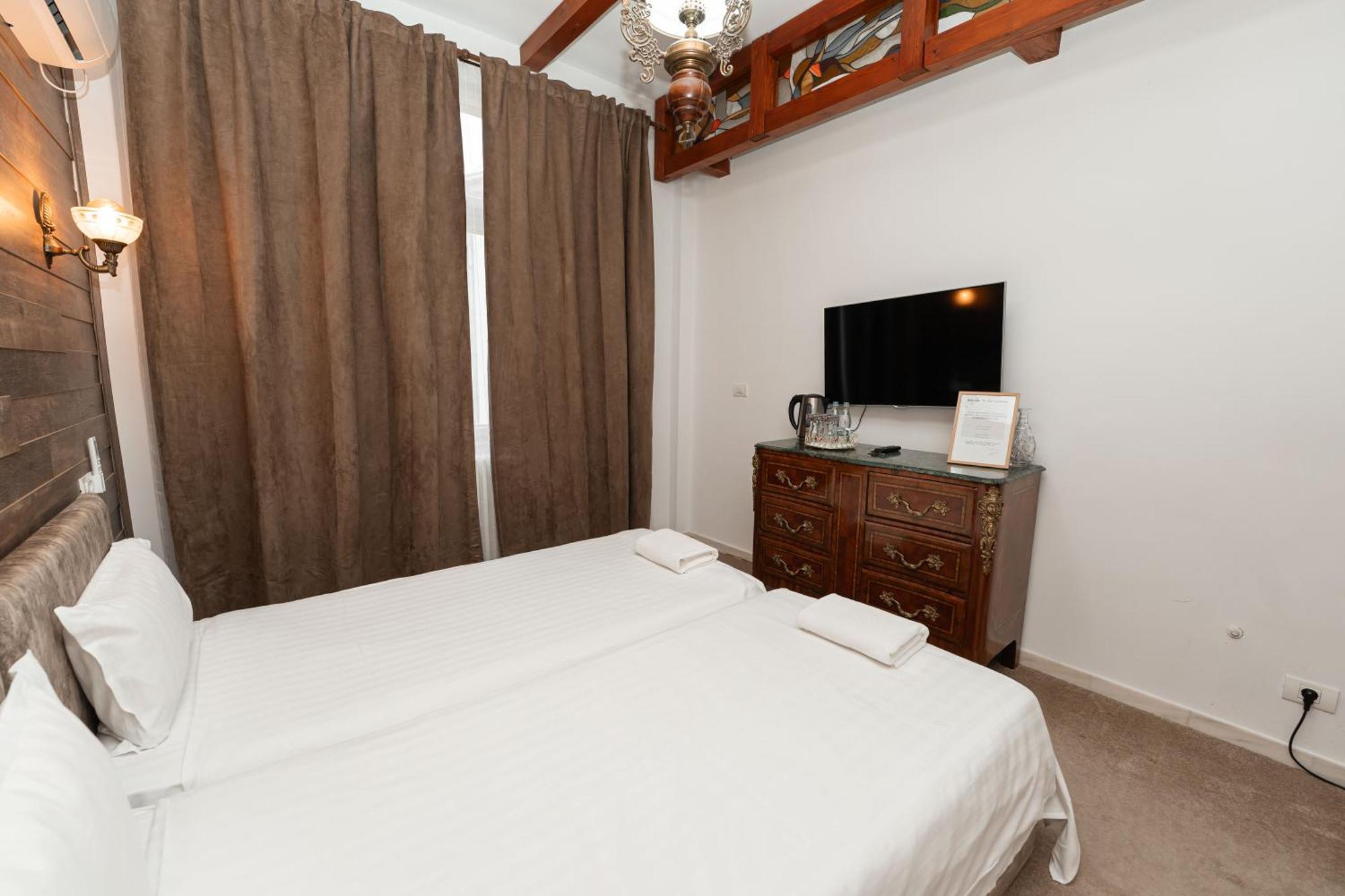 George&Dragon Rooms Бухарест Екстер'єр фото