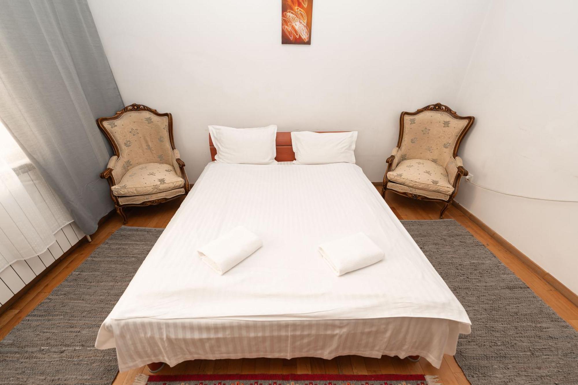 George&Dragon Rooms Бухарест Екстер'єр фото