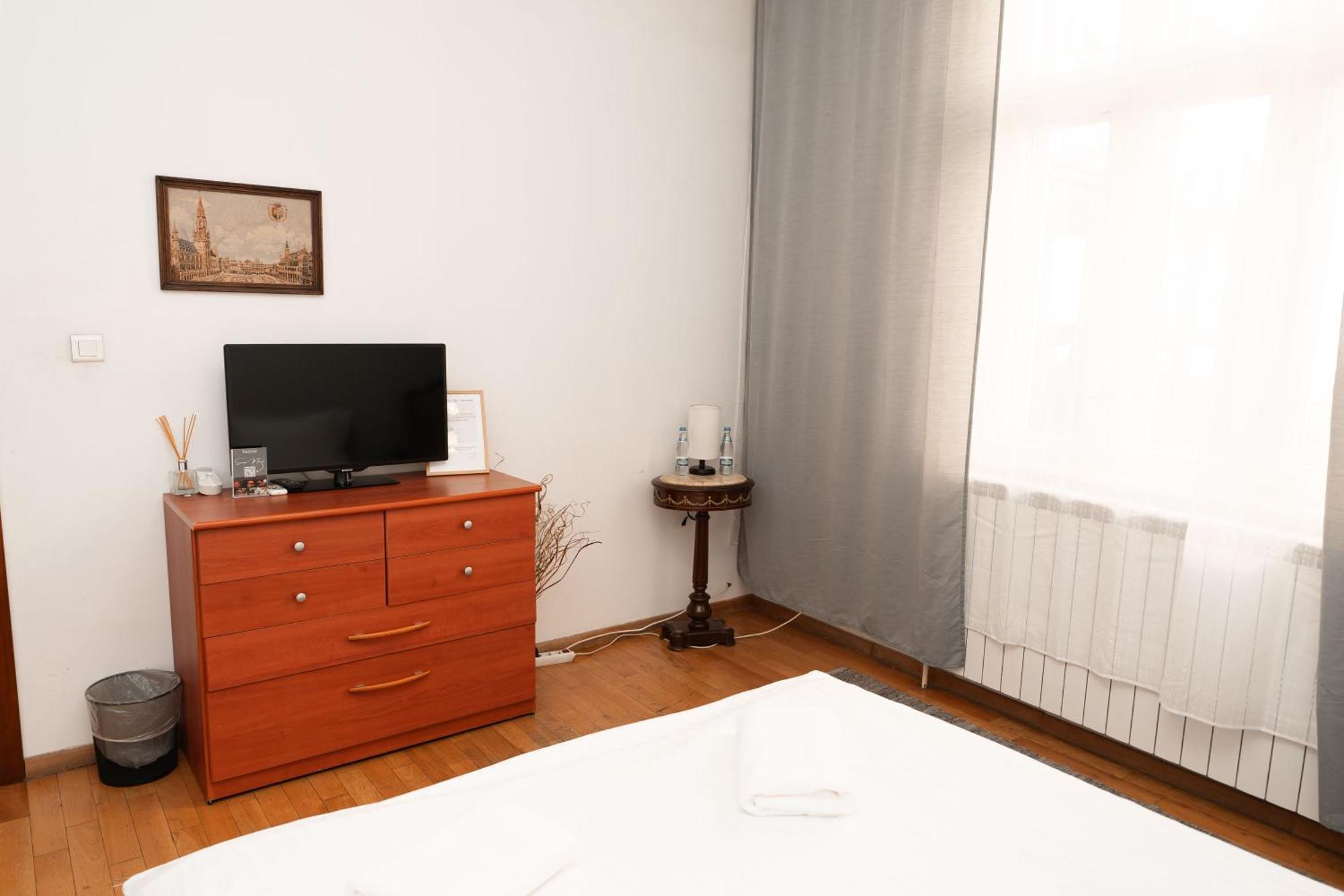 George&Dragon Rooms Бухарест Екстер'єр фото