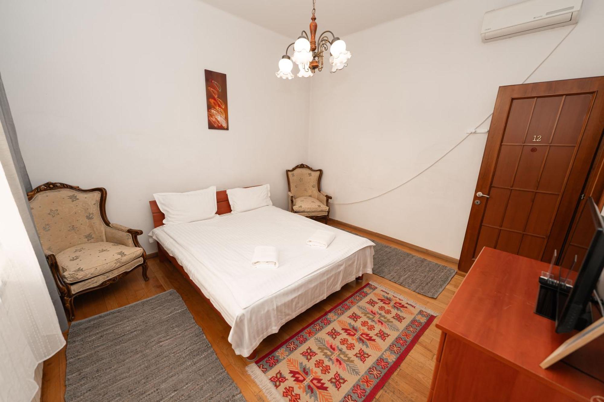 George&Dragon Rooms Бухарест Екстер'єр фото