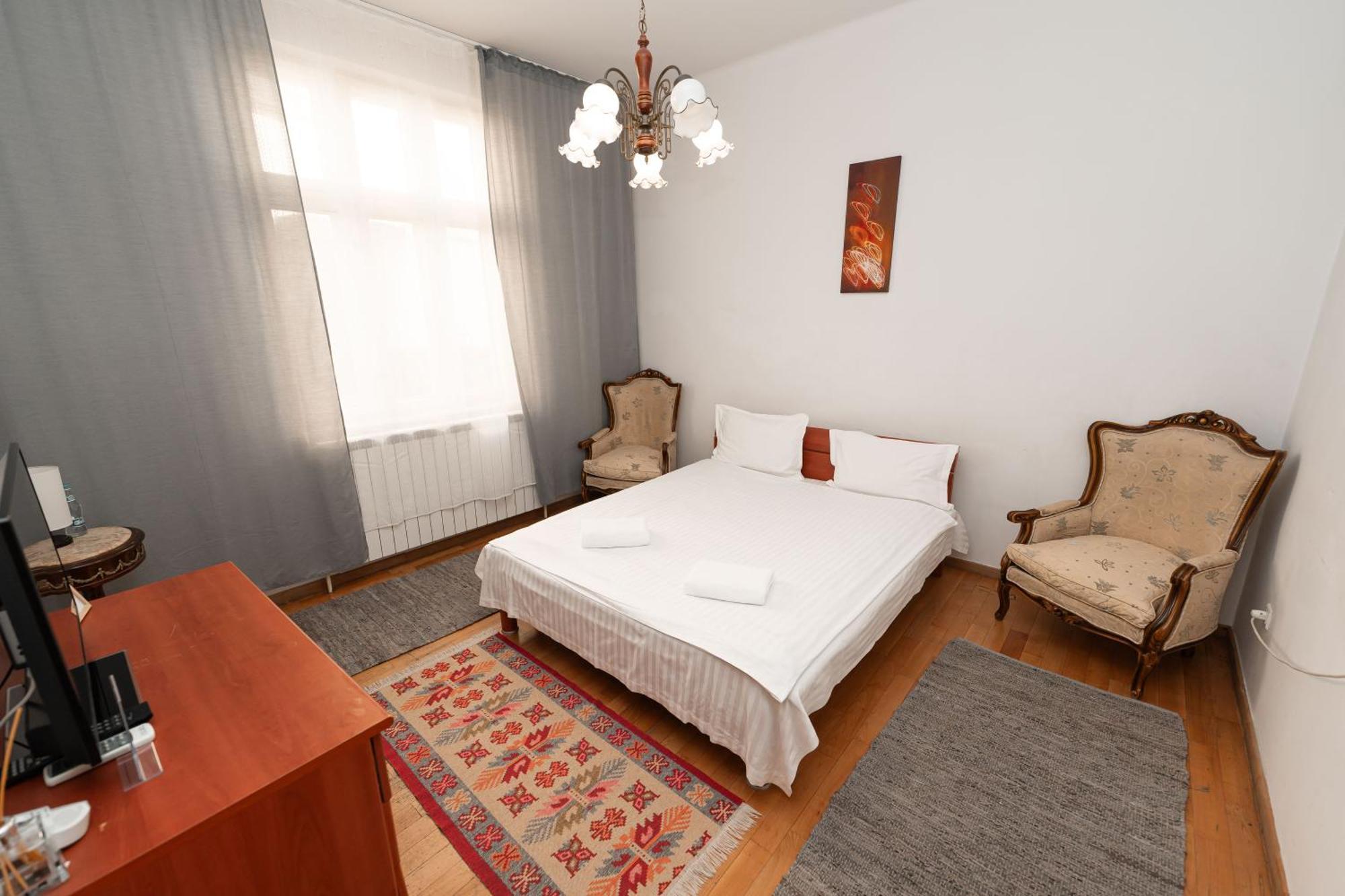 George&Dragon Rooms Бухарест Екстер'єр фото